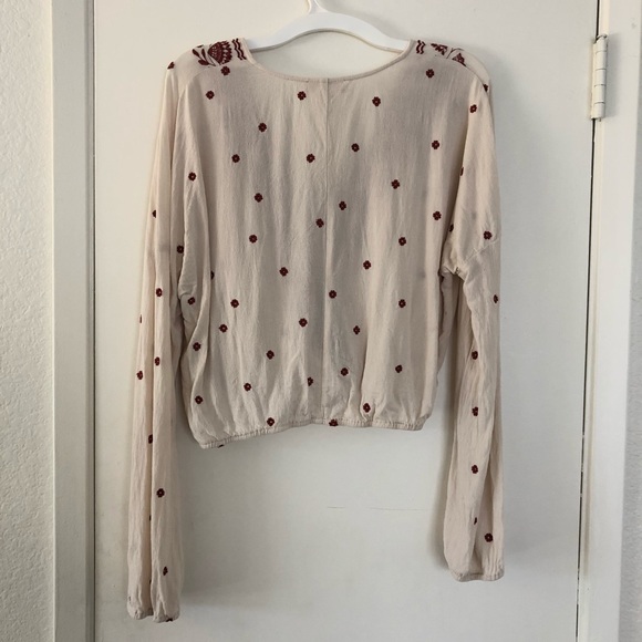 Boho embroidered v neck crop top - Picture 4 of 5